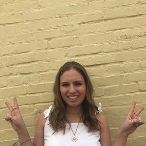 Meet your Posher, Maddie